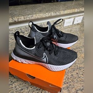 Nike Black and White Running Shoes